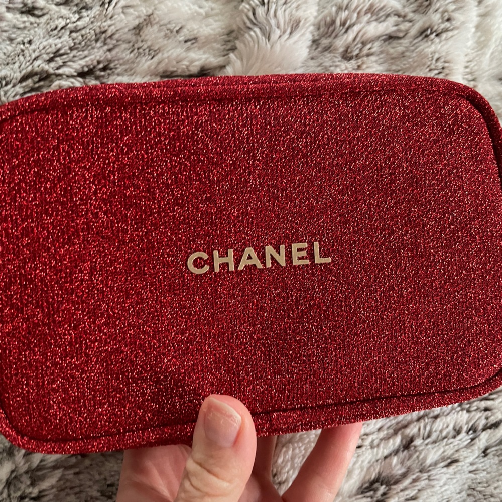 2020 Holiday Pouch